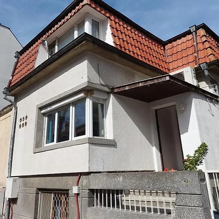 Old-timer Apartment *