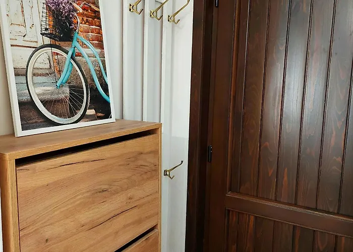 Old-timer Apartment Warna